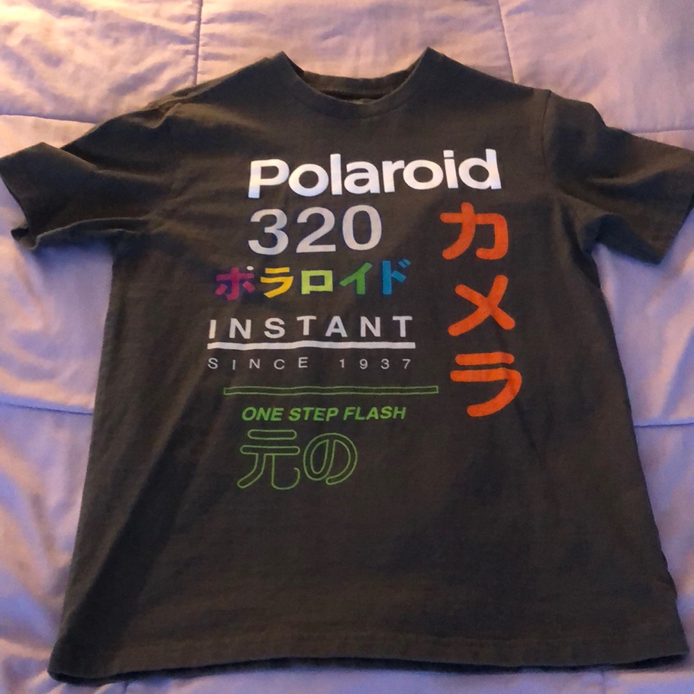 grey polaroid tee